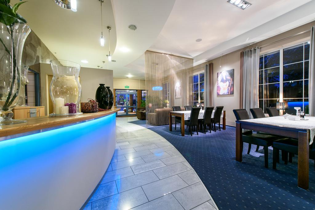 Hotel Nowy Dwor Trzebnica Ngoại thất bức ảnh