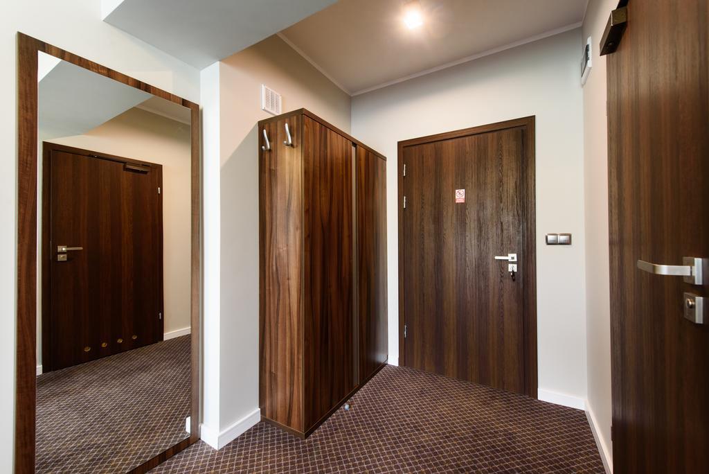 Hotel Nowy Dwor Trzebnica Ngoại thất bức ảnh